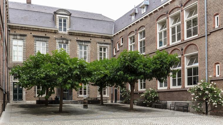 Volné pozice pro PhD studenty na Maastrichtské univerzitě, oddělení vědy FSV UK