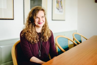 Jitka Modlitbová, alumni FSV UK